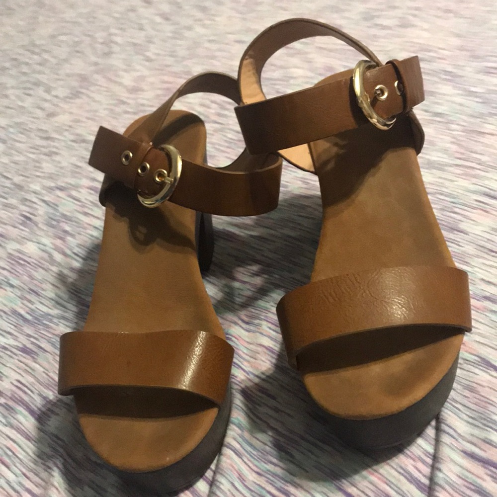 Medium platform heels